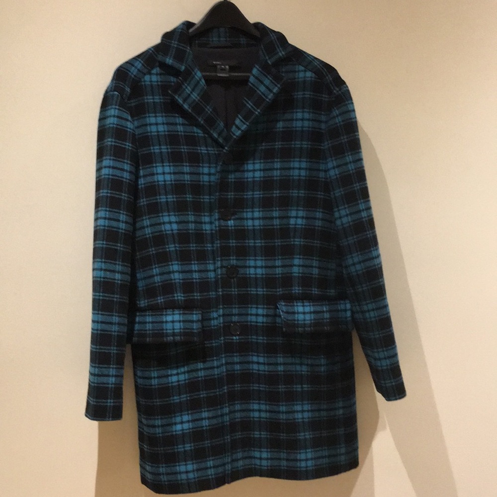 Men’s Mark Jacob’s coat paid.